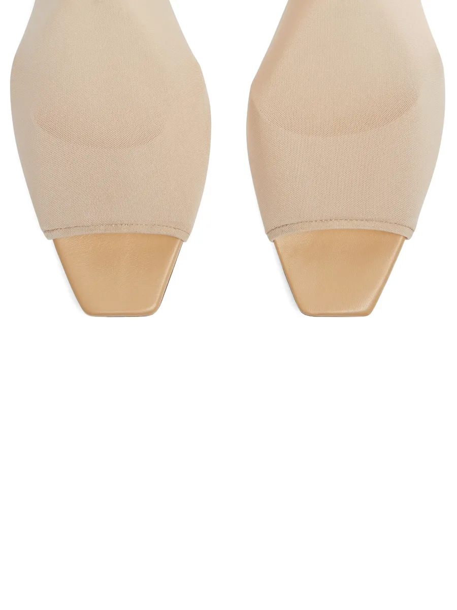 square-toe sandals 8