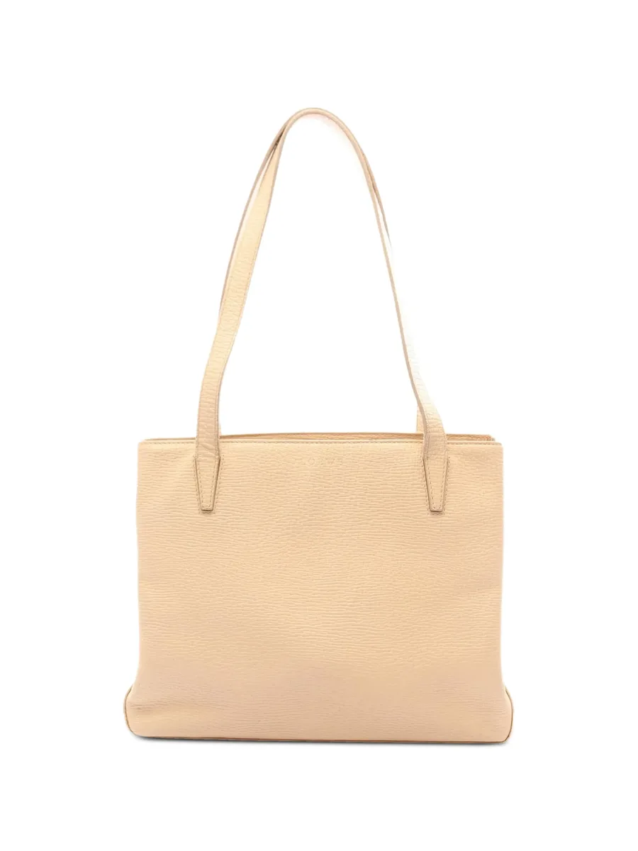textured leather tote bag 2