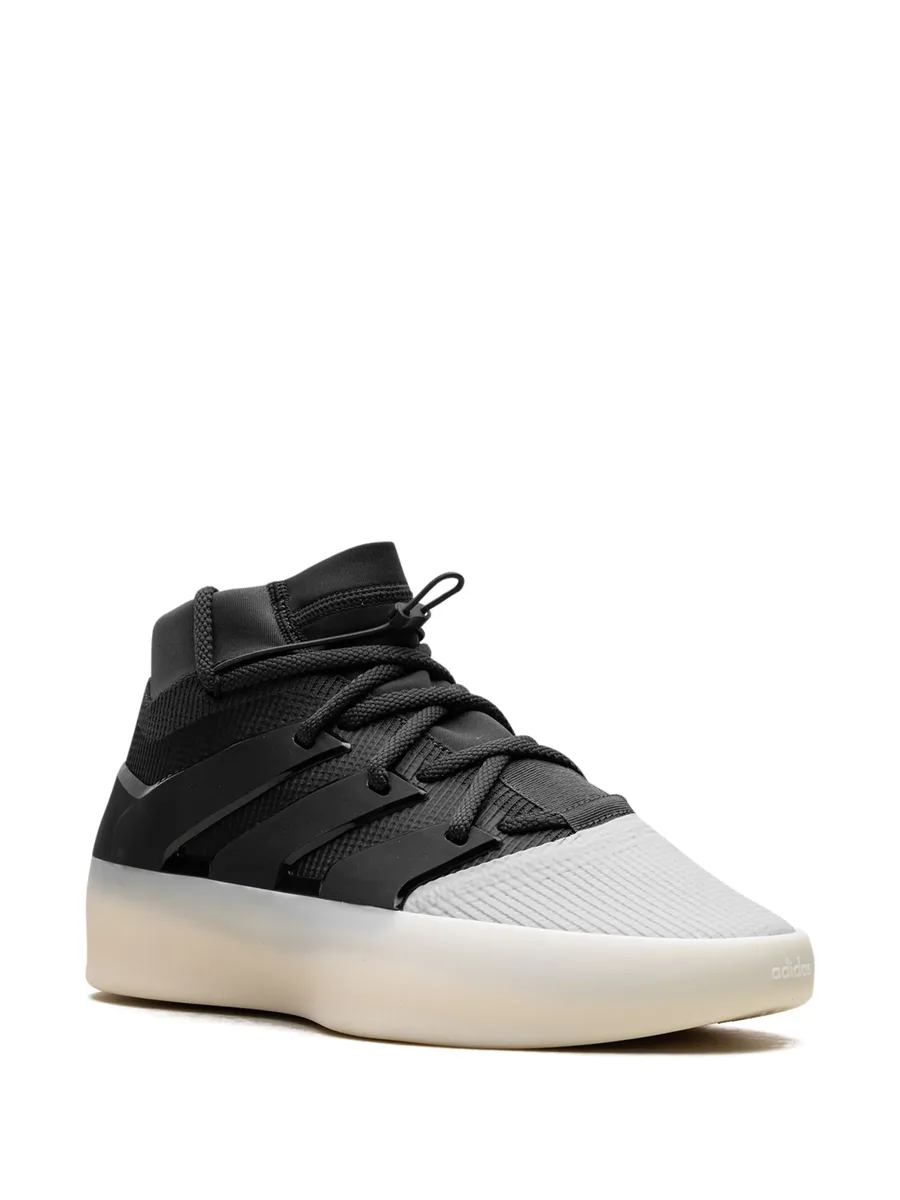 кроссовки One Model из коллаборации с adidas 4