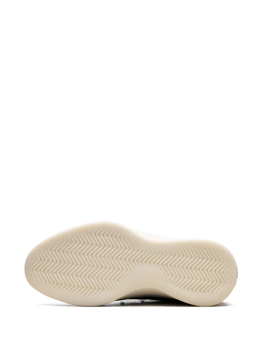 кроссовки One Model из коллаборации с adidas 8