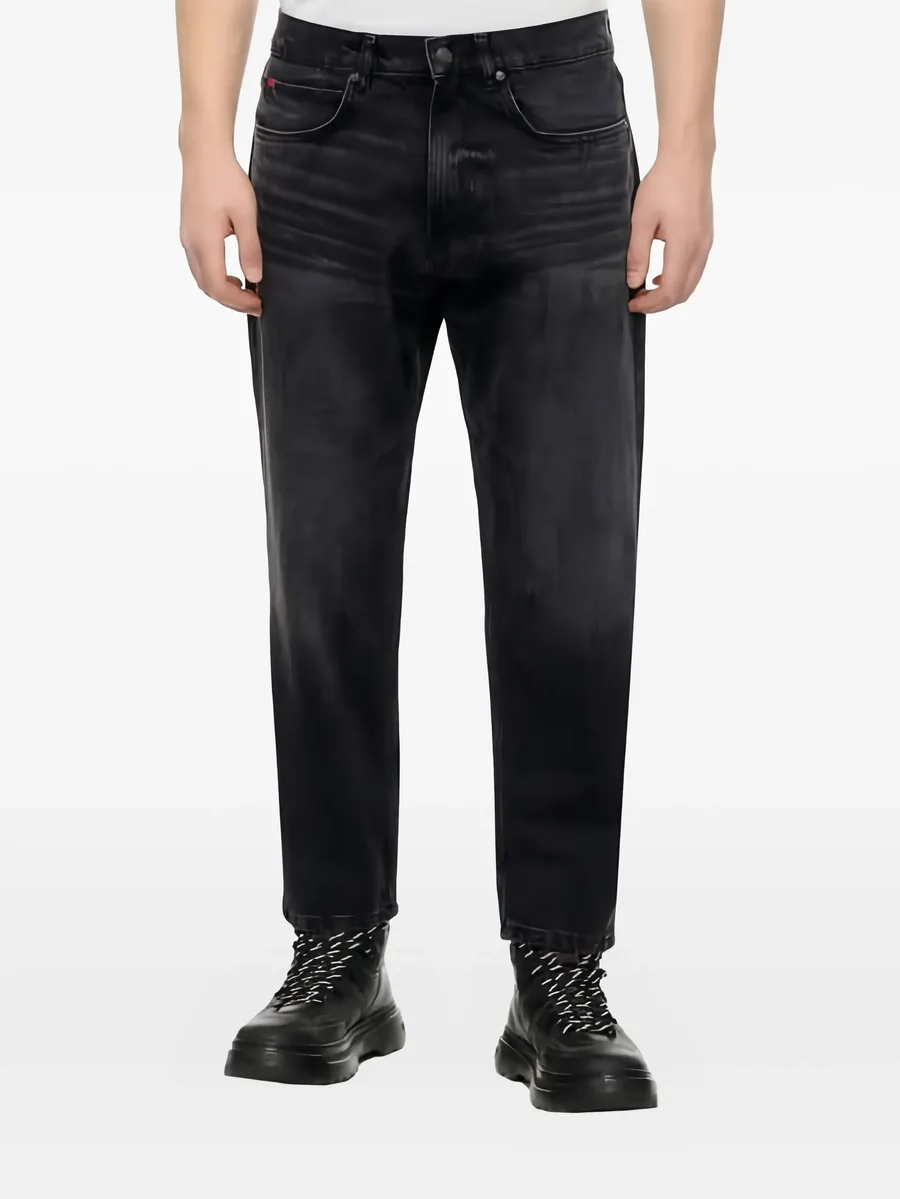 button-fastening jeans 1