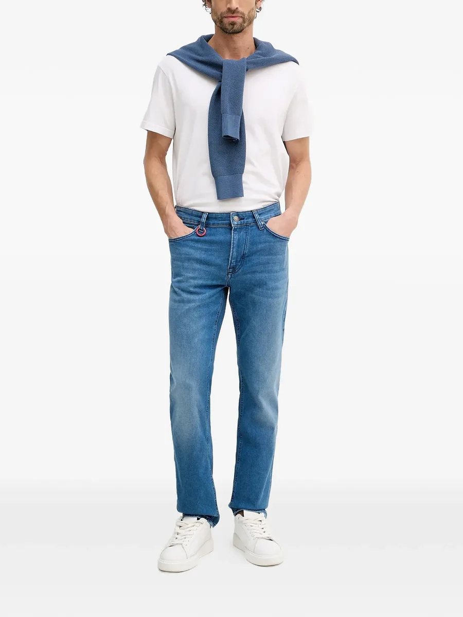 straight-leg jeans 3