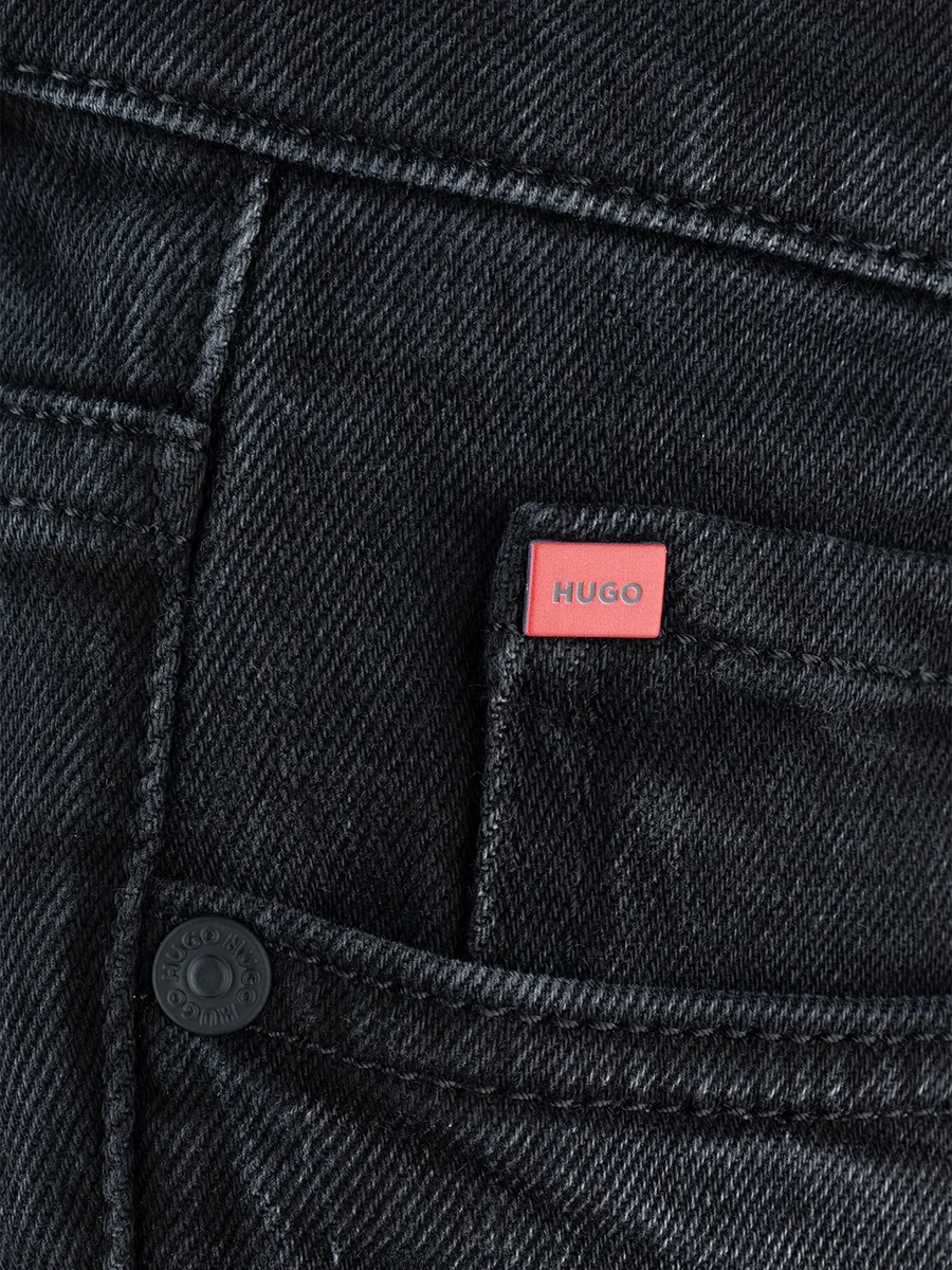 logo-patch tapered jeans 6