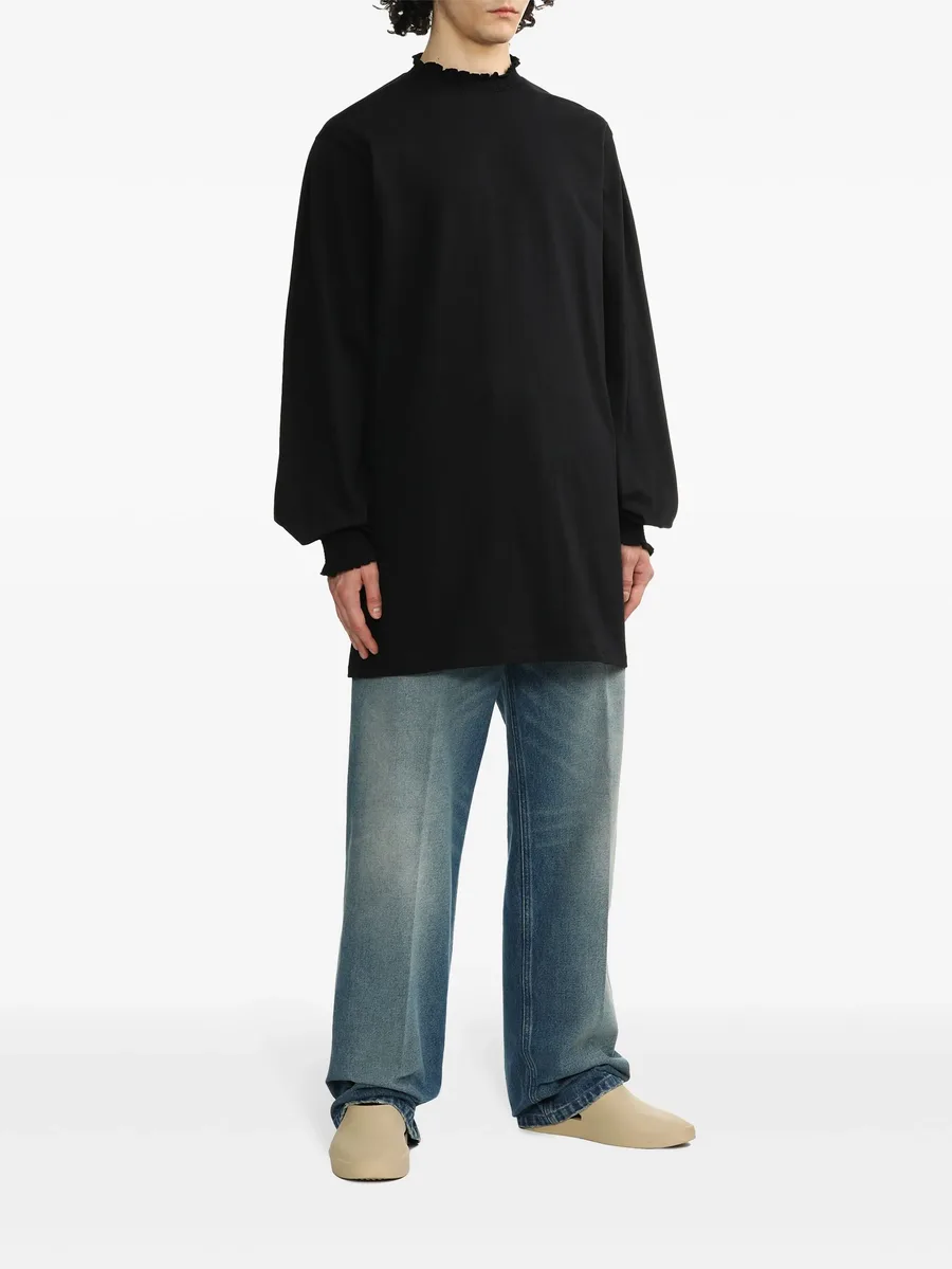 straight-leg jeans 3