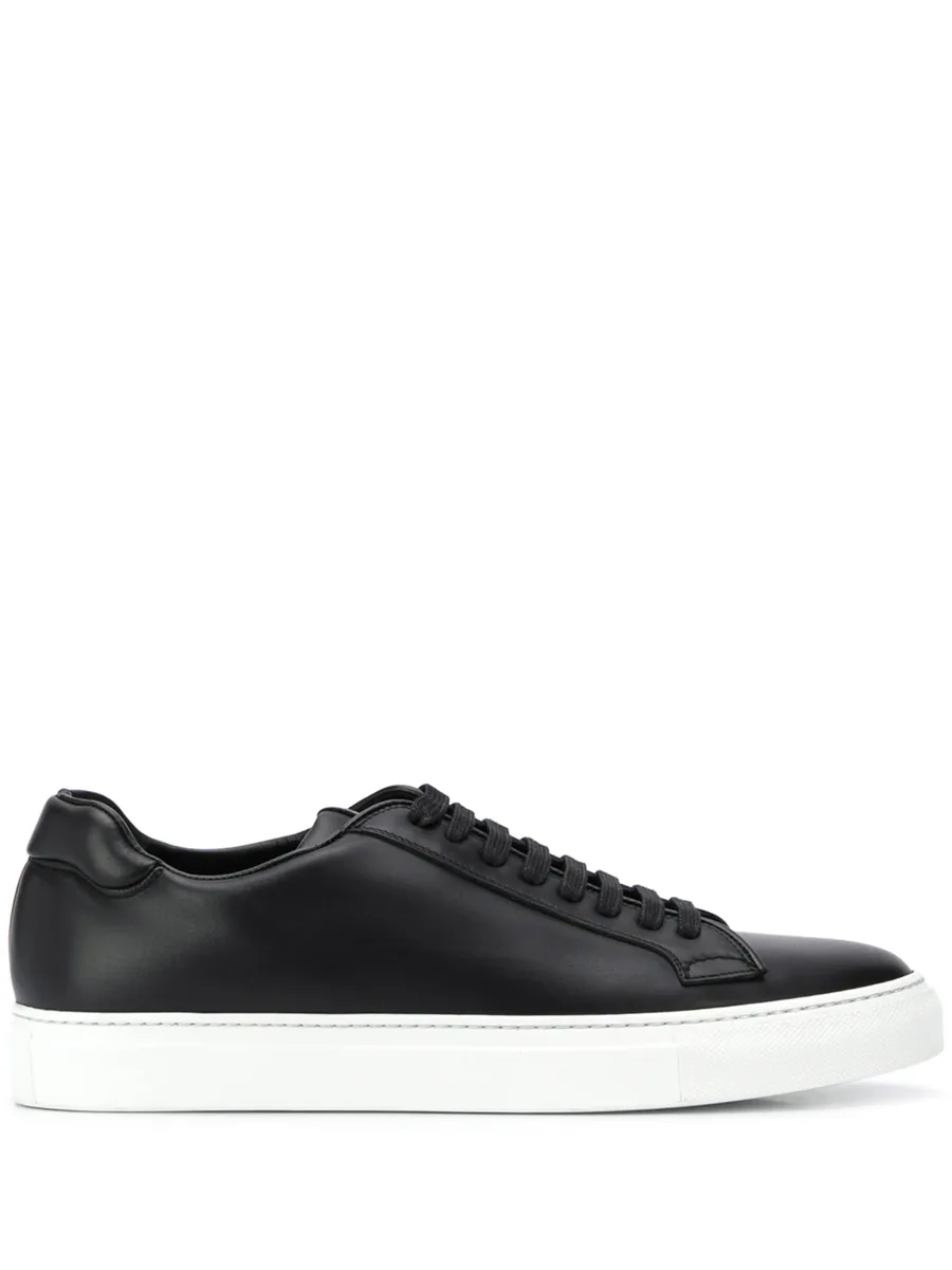 low-top sneakers 2