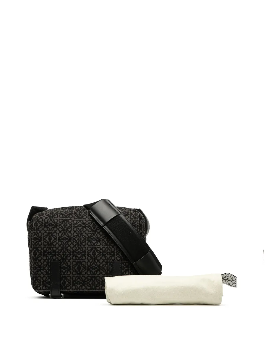 сумка через плечо XS Anagram Canvas Military Messenger Bag (2021 год) 7