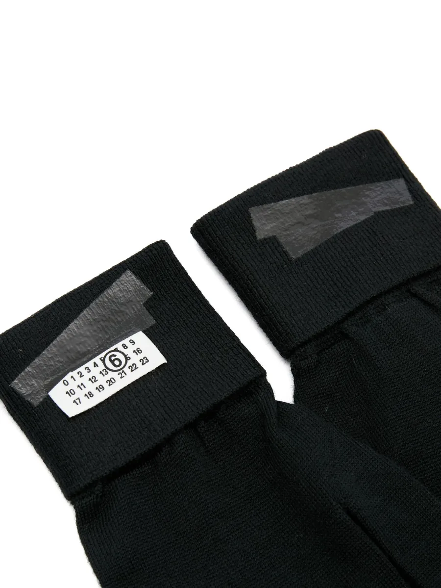 Numbers-motif gloves 6