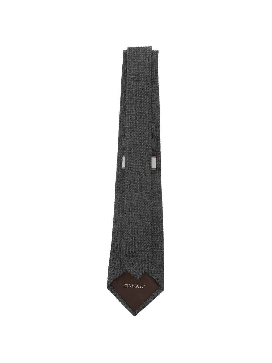 dotted tie 4