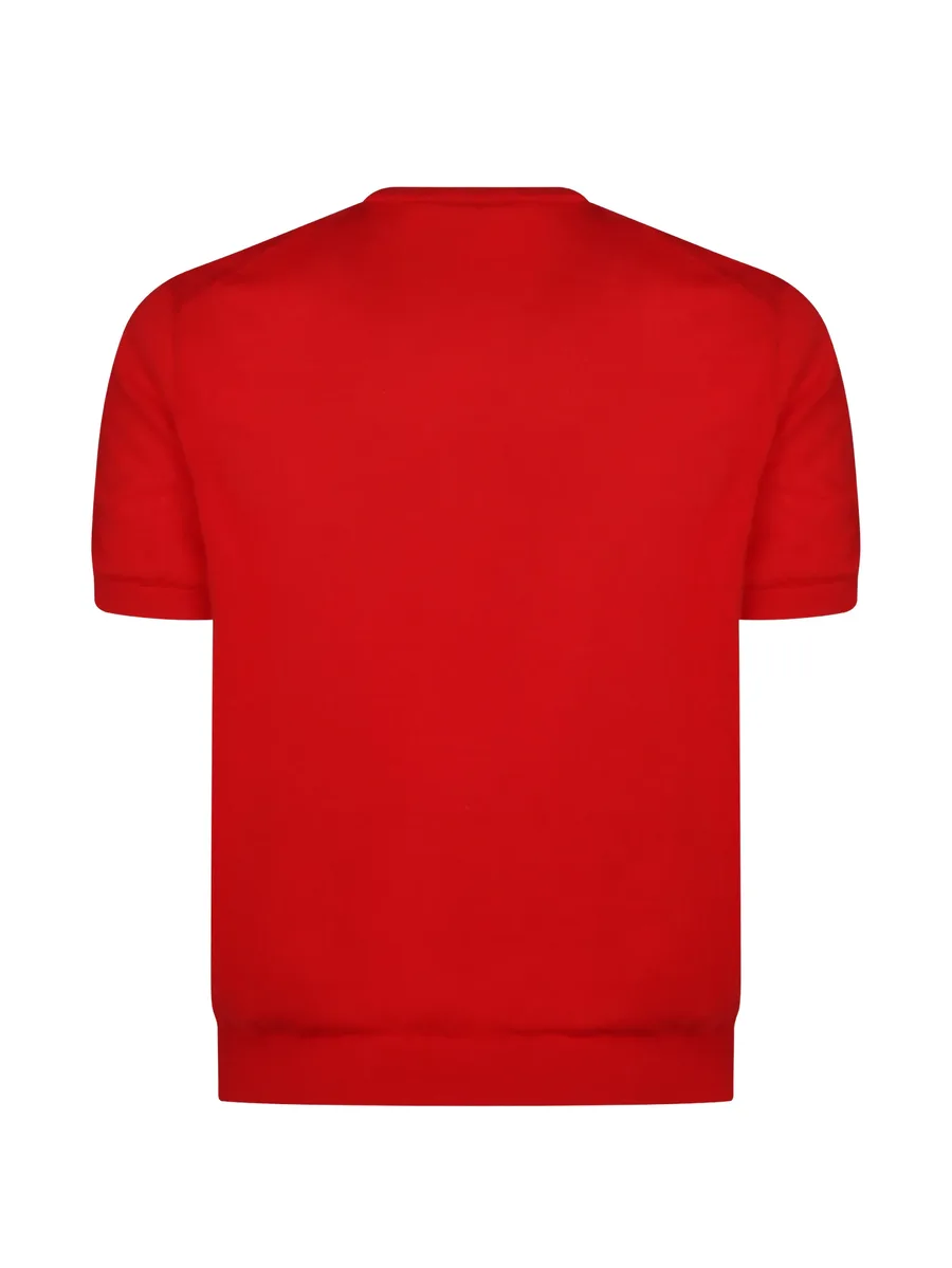 red t-shirt 4
