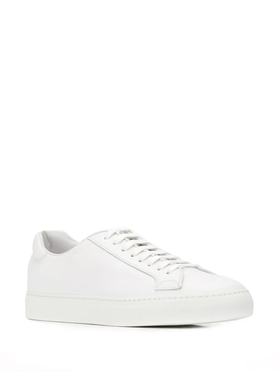 low-top sneakers 3
