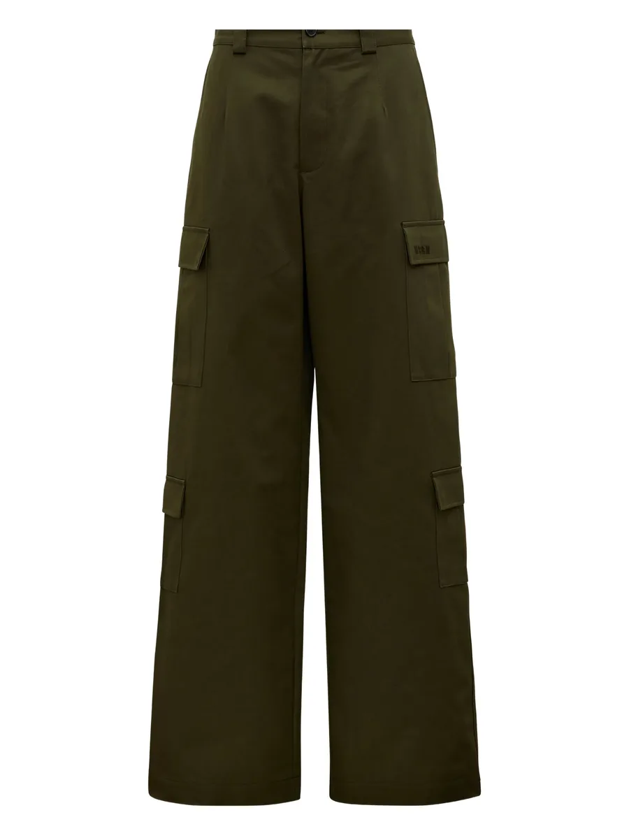 cargo-pocket trousers 2