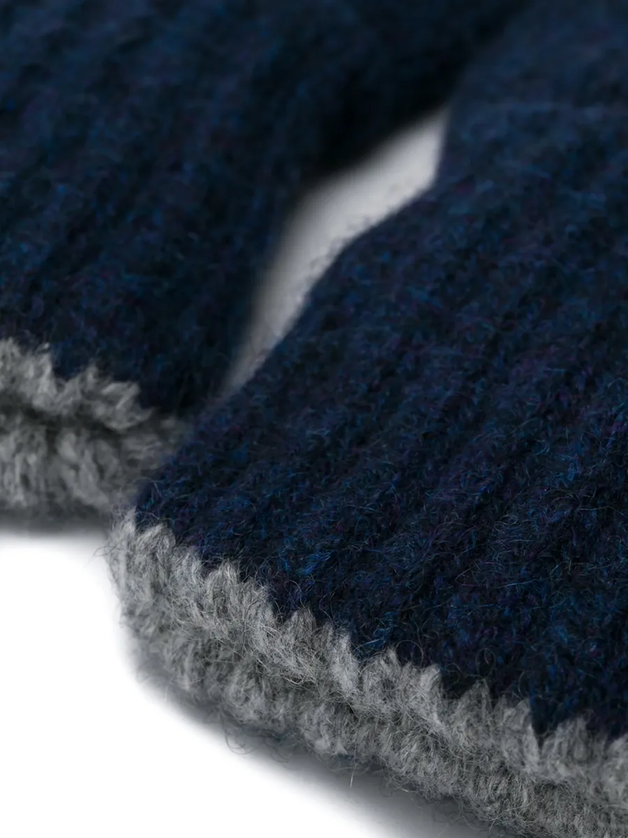 gloves with ribbed details 4