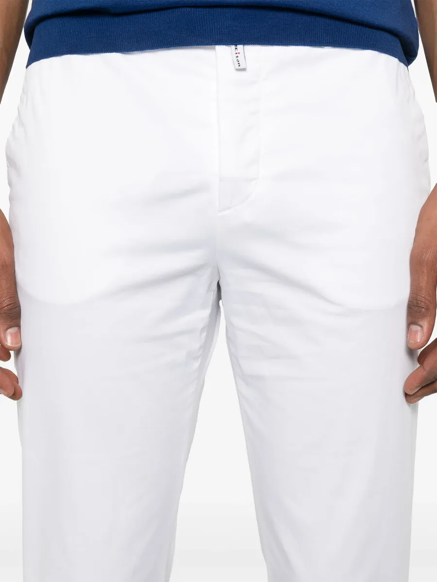logo-patch chinos 10
