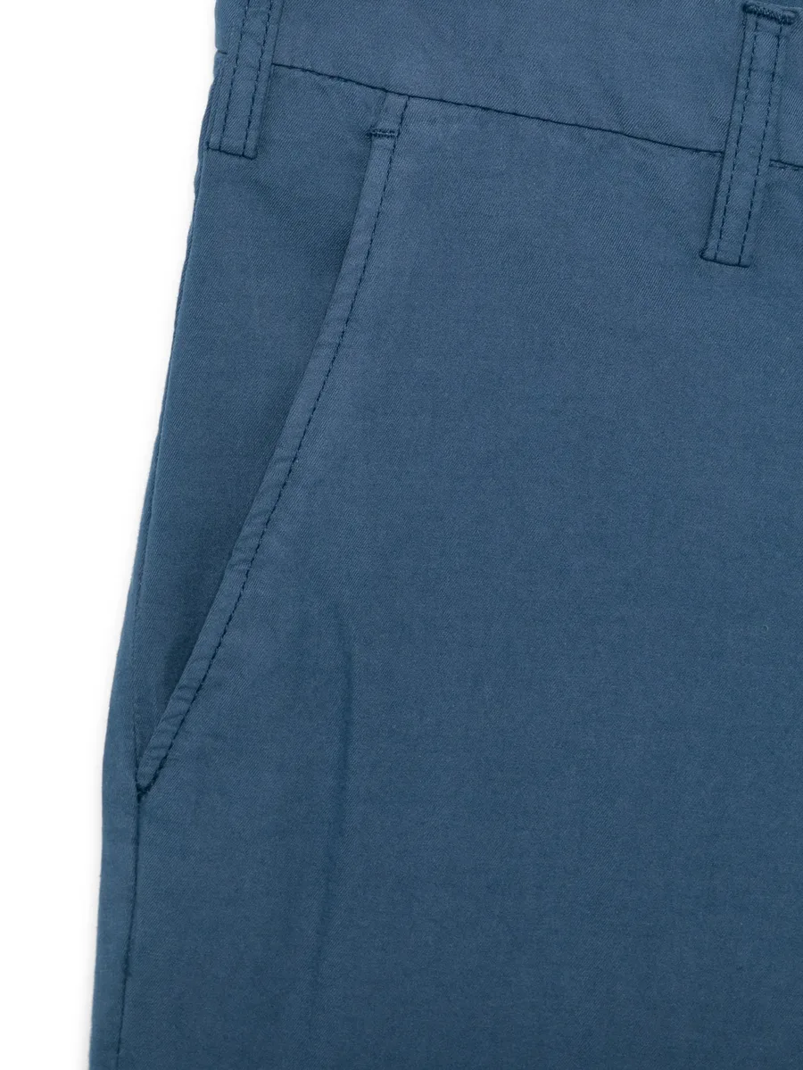 button-fastening trousers 6