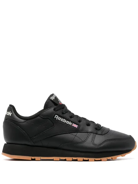 Classic low-top sneakers