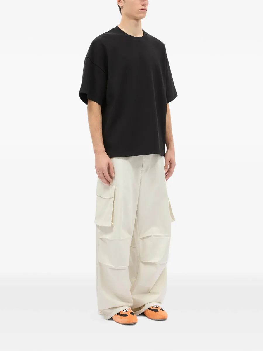 cargo-pockets trousers 5