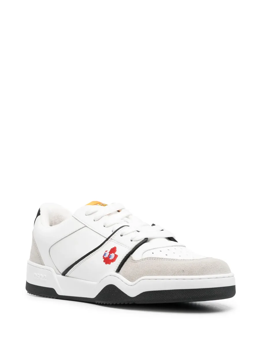 кроссовки со вставками из коллаборации с Pac-Man 4