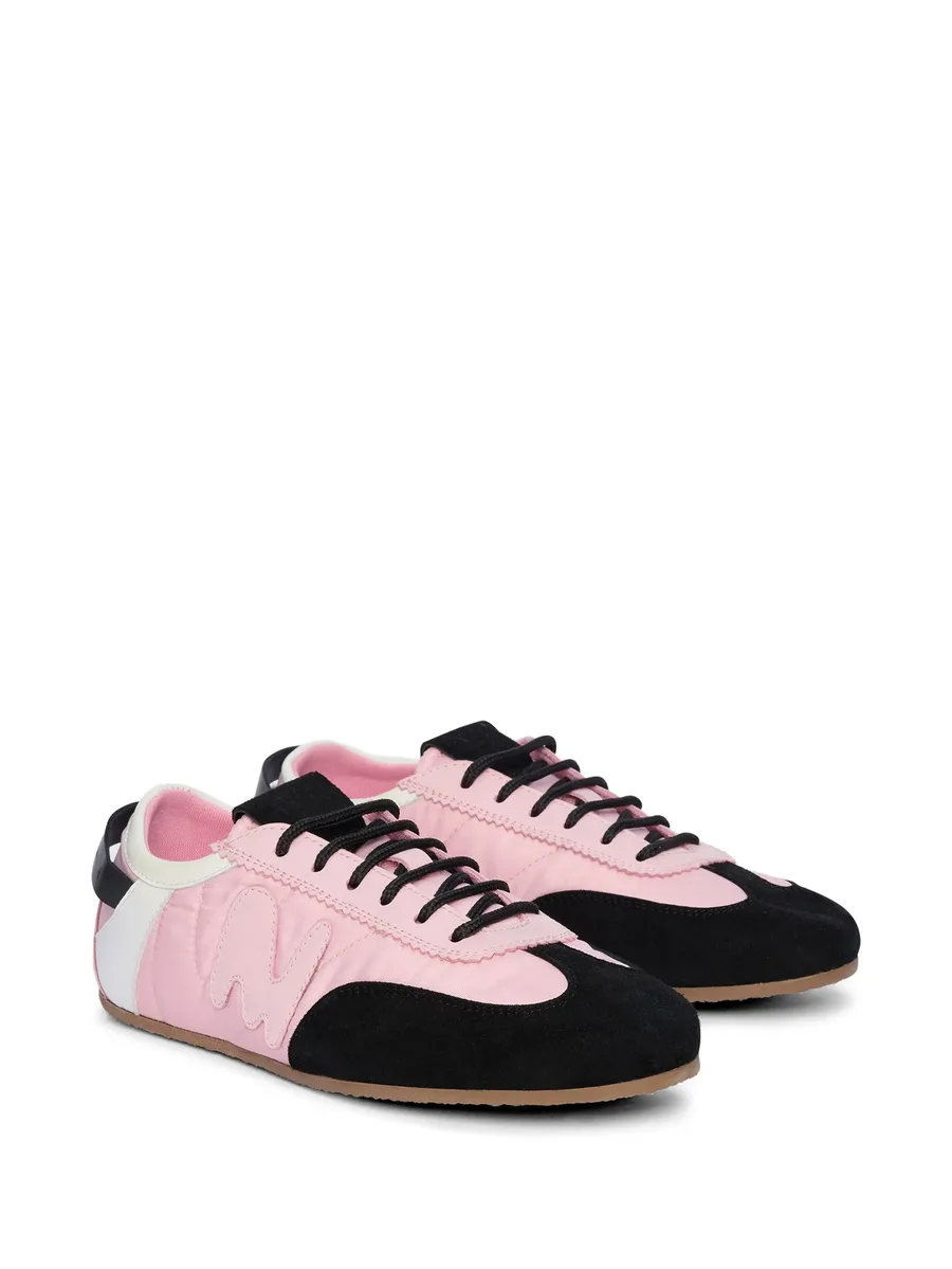 logo sneakers 3