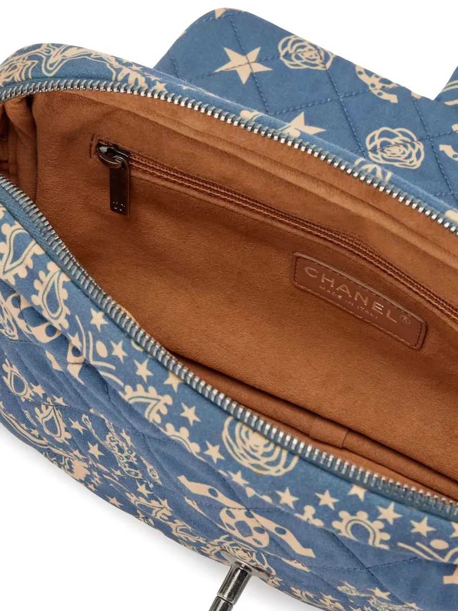 сумка на плечо Classic Flap Paris Dallas Metiers D'art среднего размера (2013-2014 годы) 9
