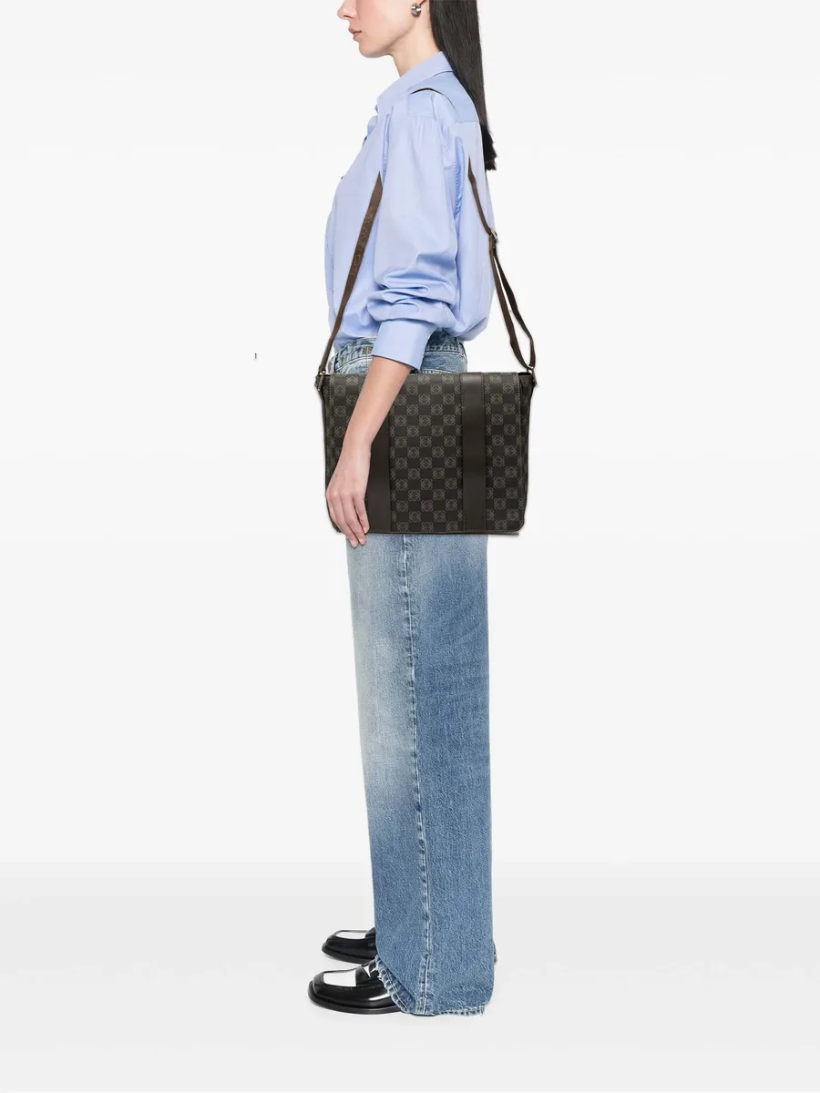 сумка через плечо Anagram Coated Canvas Flap (2010-2025 годы) 3