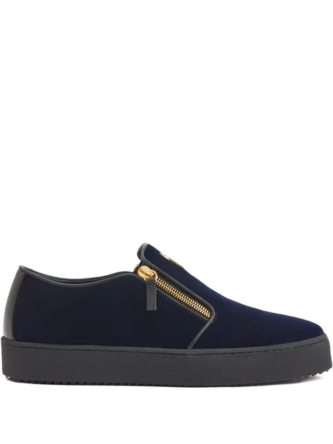 Gz-kobe signature-detail zipped slip-ons