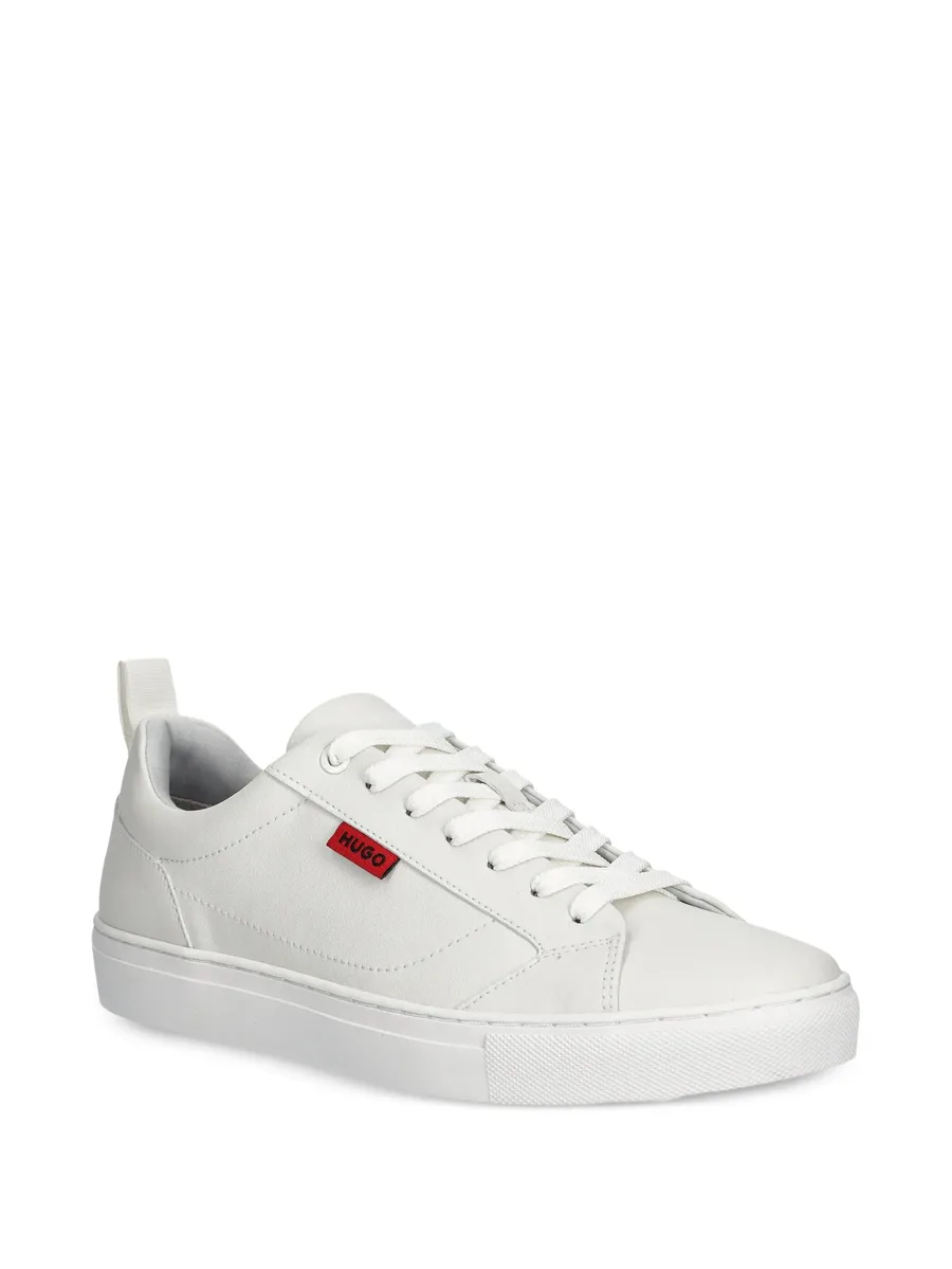 low-top sneakers 3