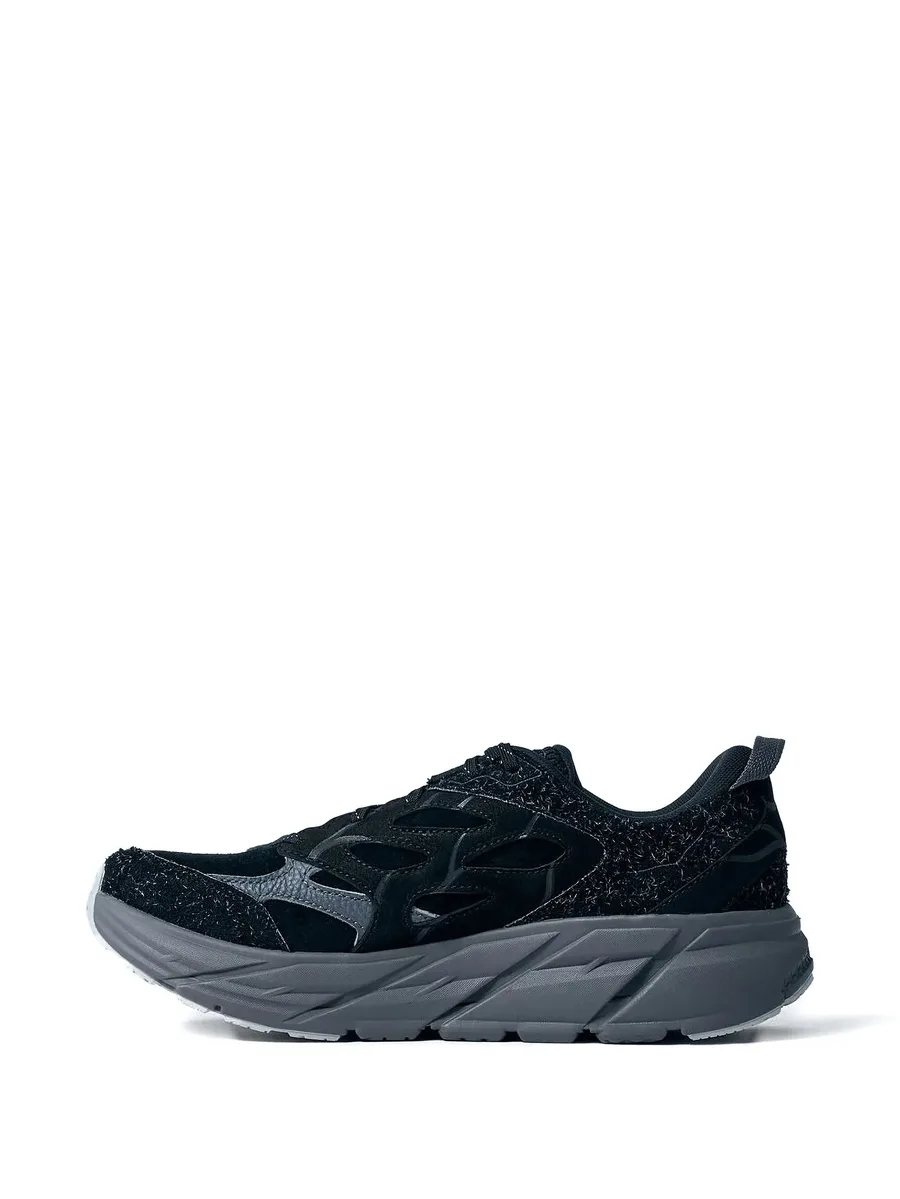 low-top sneakers 10