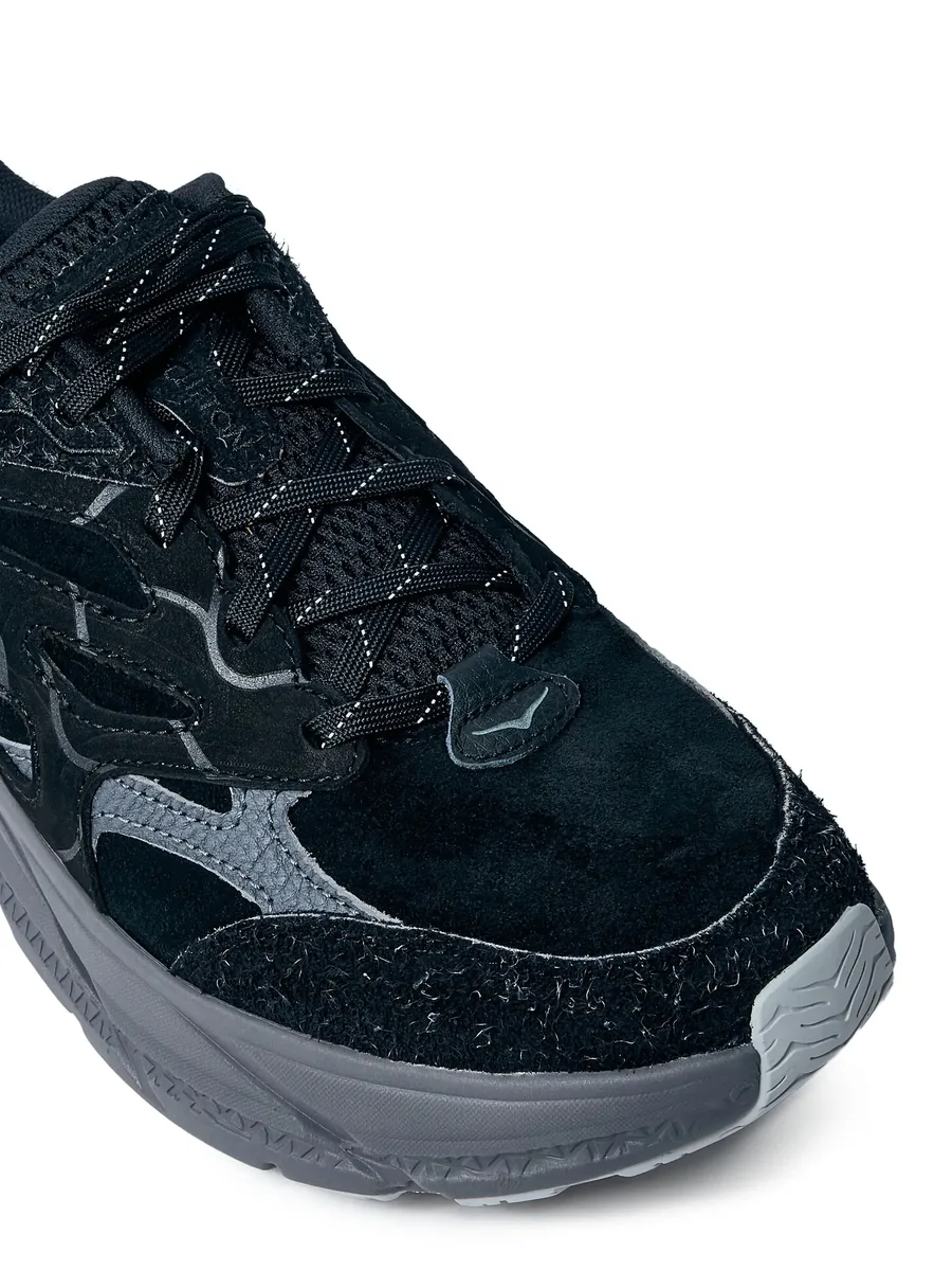 low-top sneakers 11