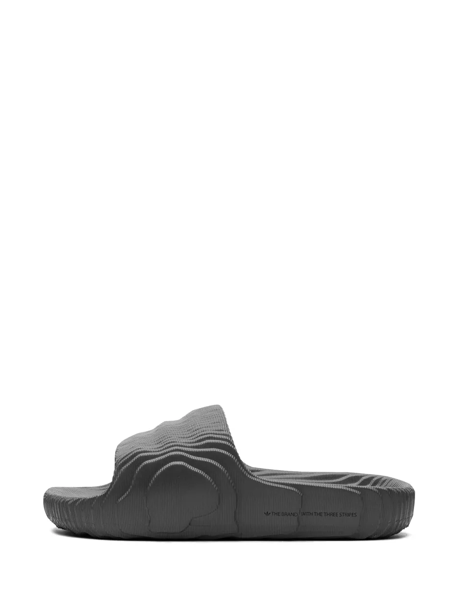 фактурные шлепанцы Adilette 22 9