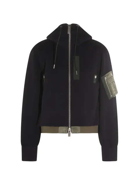 куртка с капюшоном и карманами