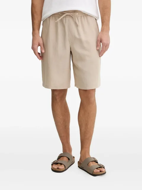 drawstring-waist logo-patch shorts