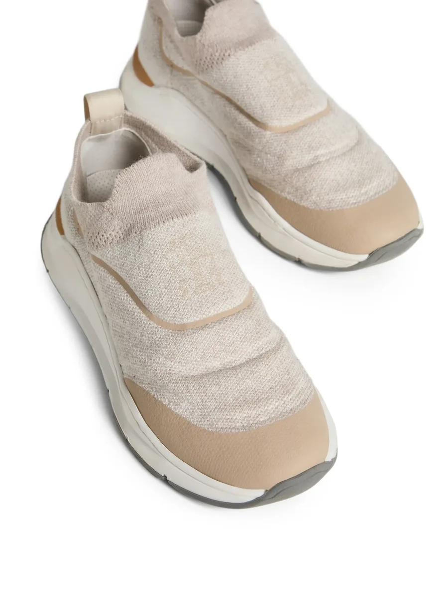 techno cotton knit runners with heat-bonded details 7