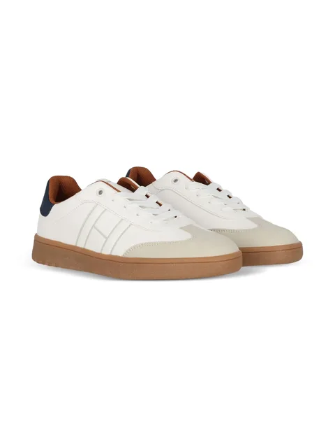 logo-detail trainers