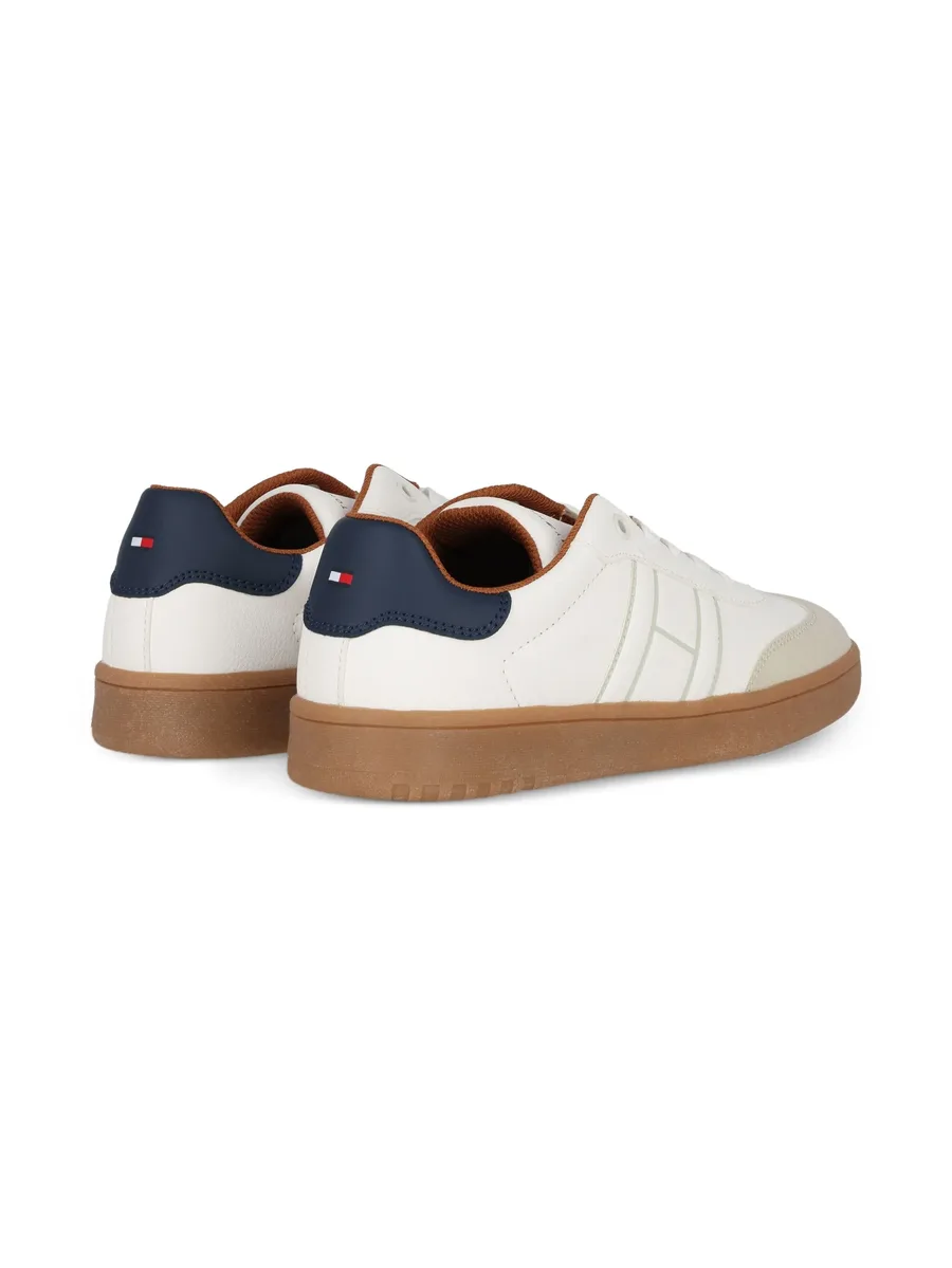 logo-detail trainers 5