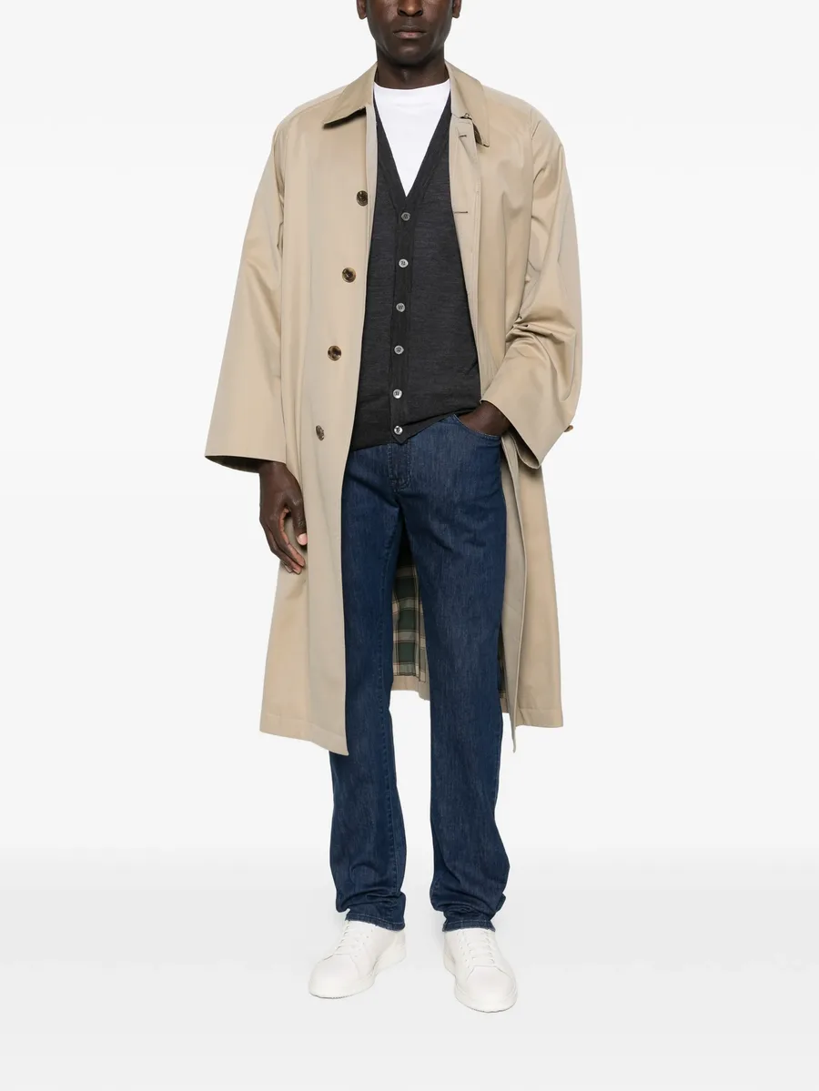 V-neck button-fastening cardigan 4
