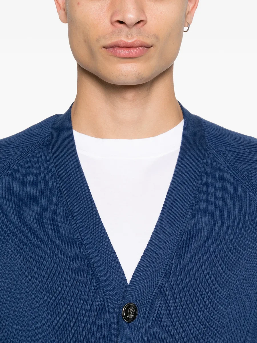 buttoned V-neck sweater 10