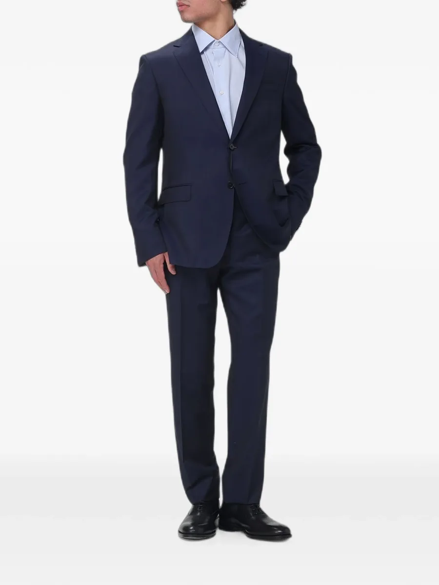 single-breasted suit 4