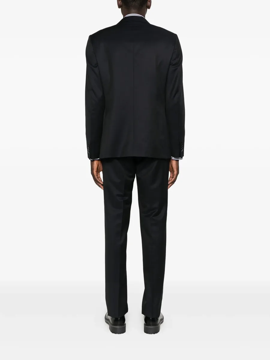 button suit 6