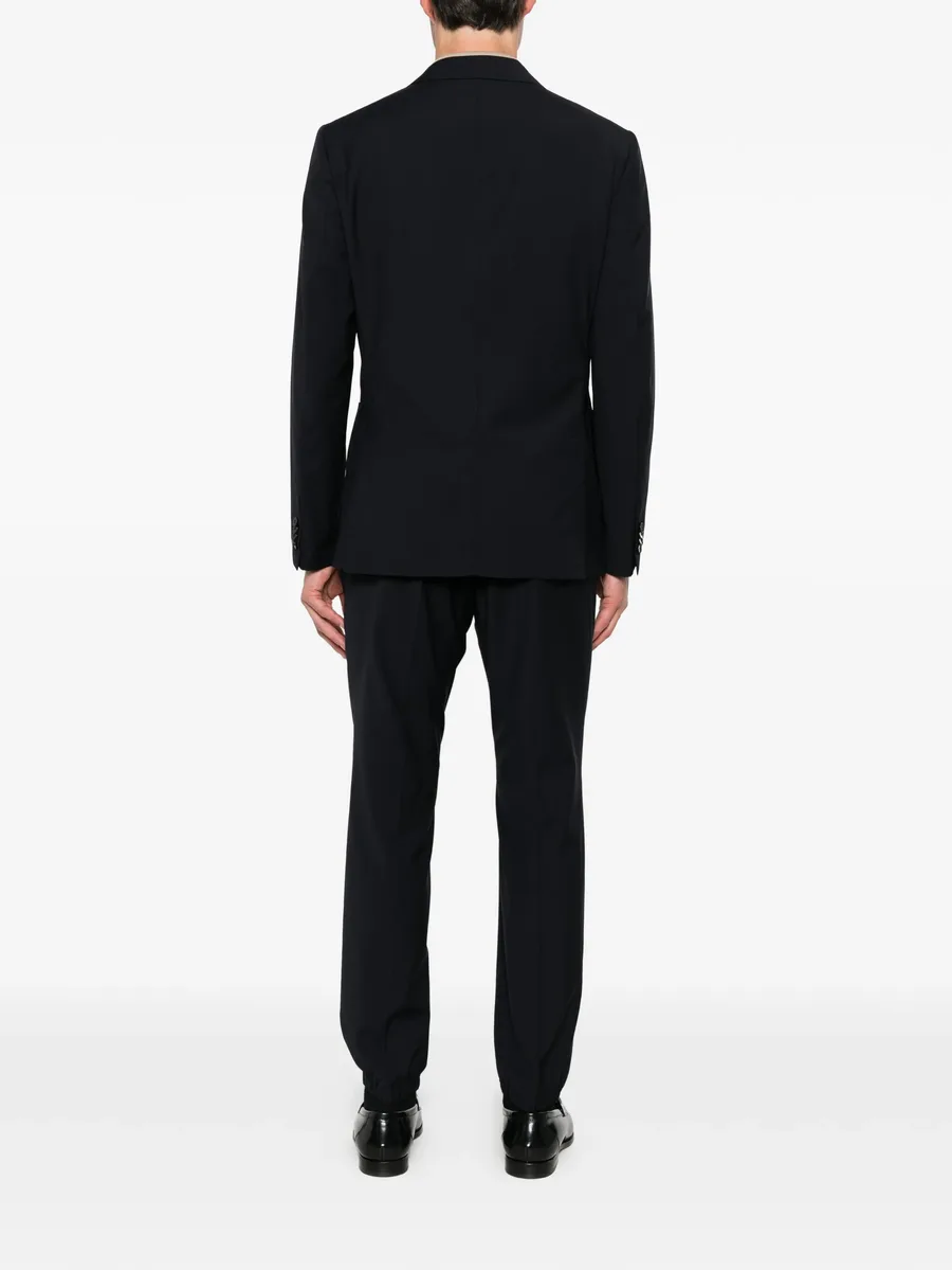 single-breasted suit 6