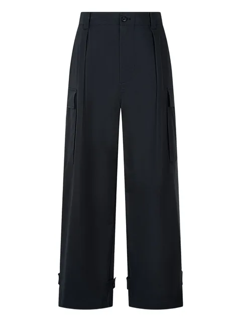 cargo-pockets trousers