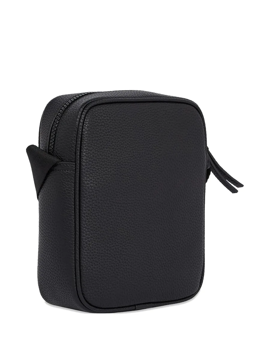 small Essential messenger bag 2