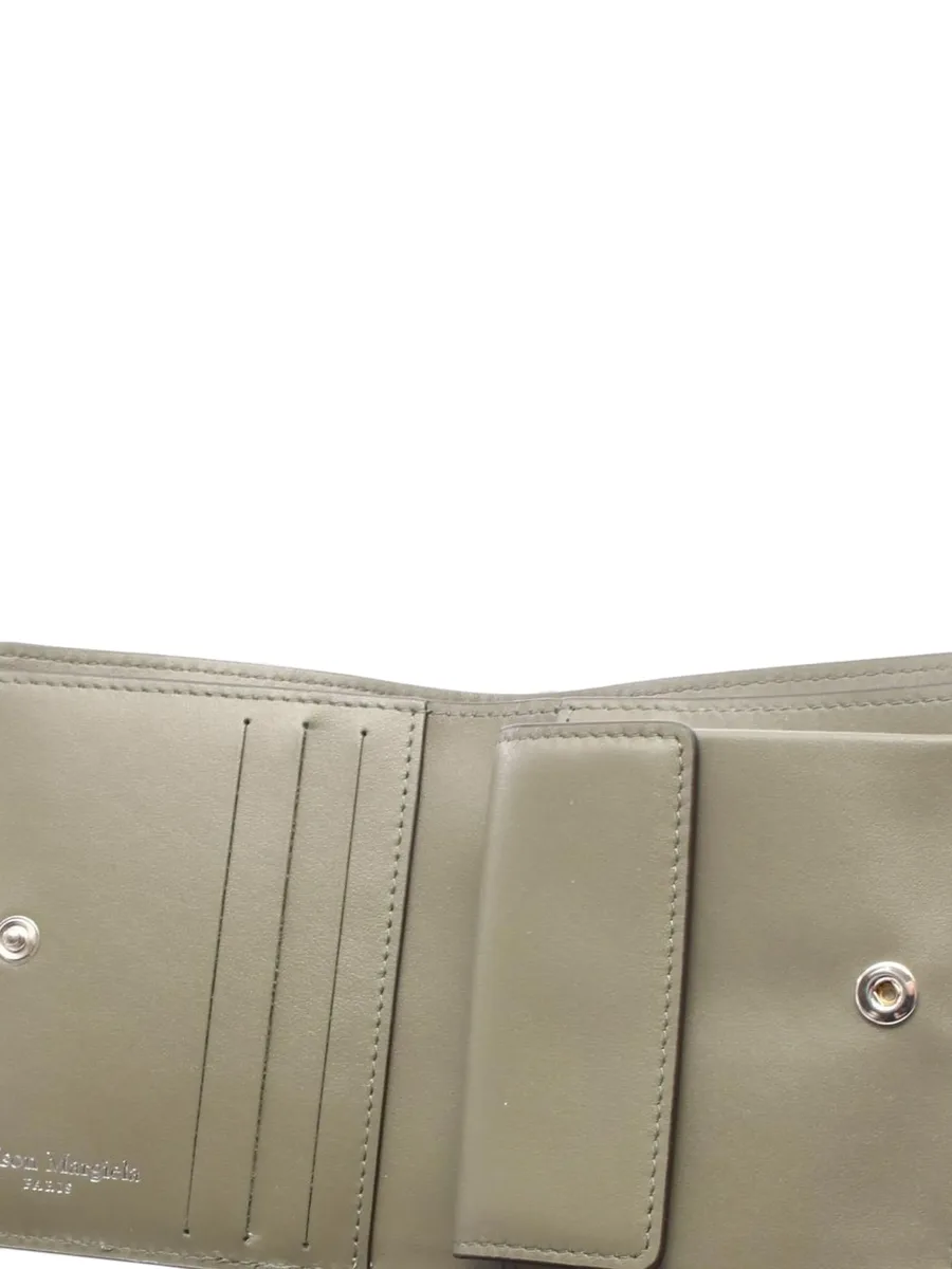Four-stitch bi-fold wallet 3