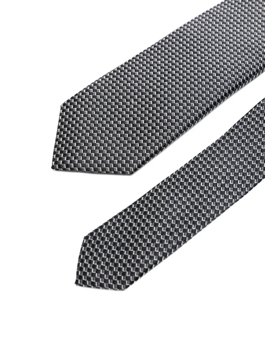 patterned tie 3