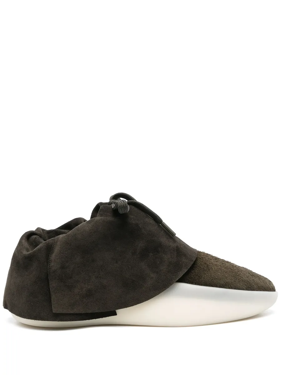 Moc sneakers 1