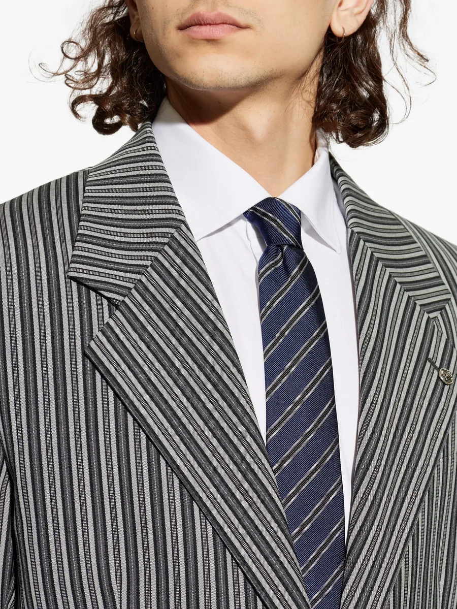 diagonal-stripe tie 8