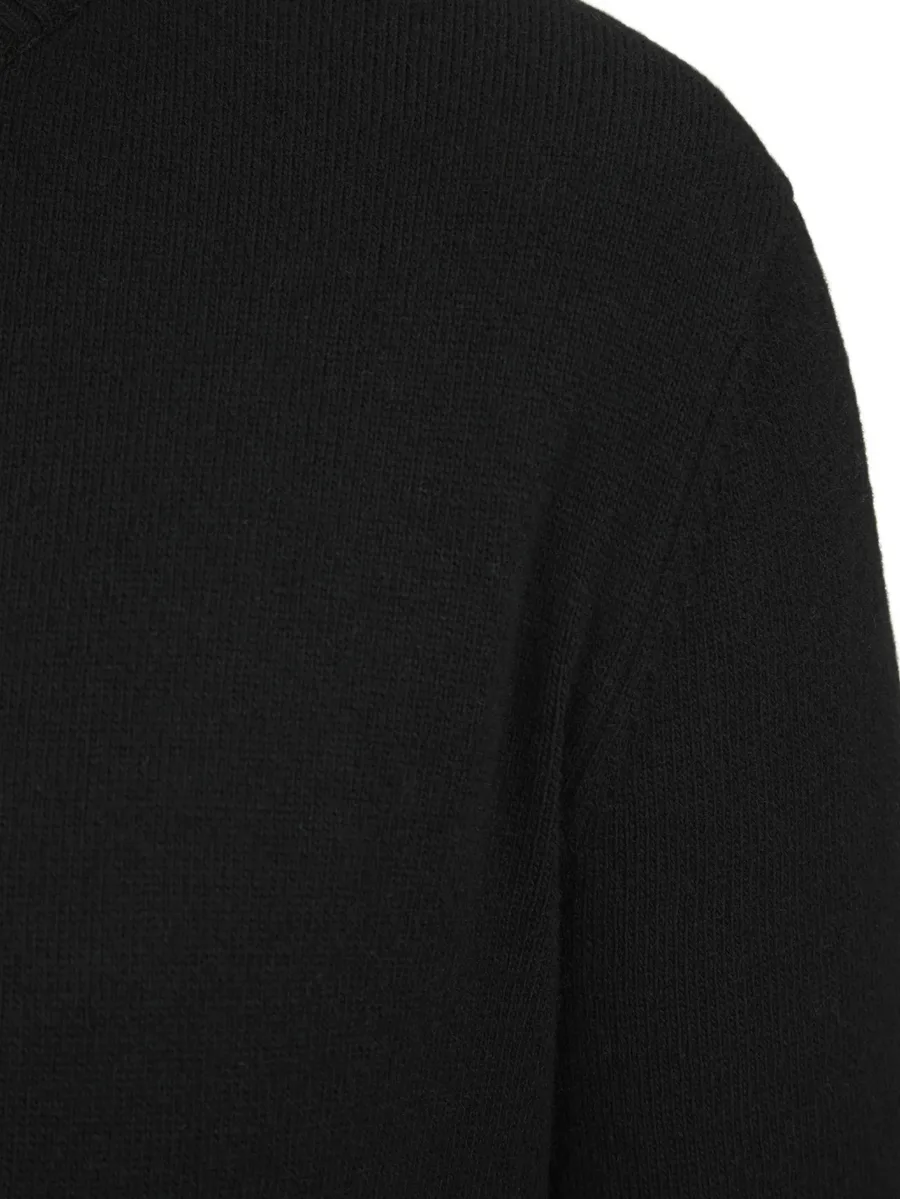 logo sweater 8
