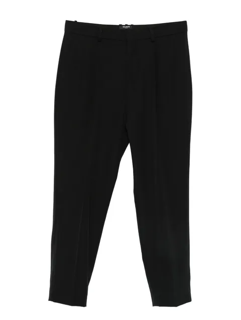 pleated trousers