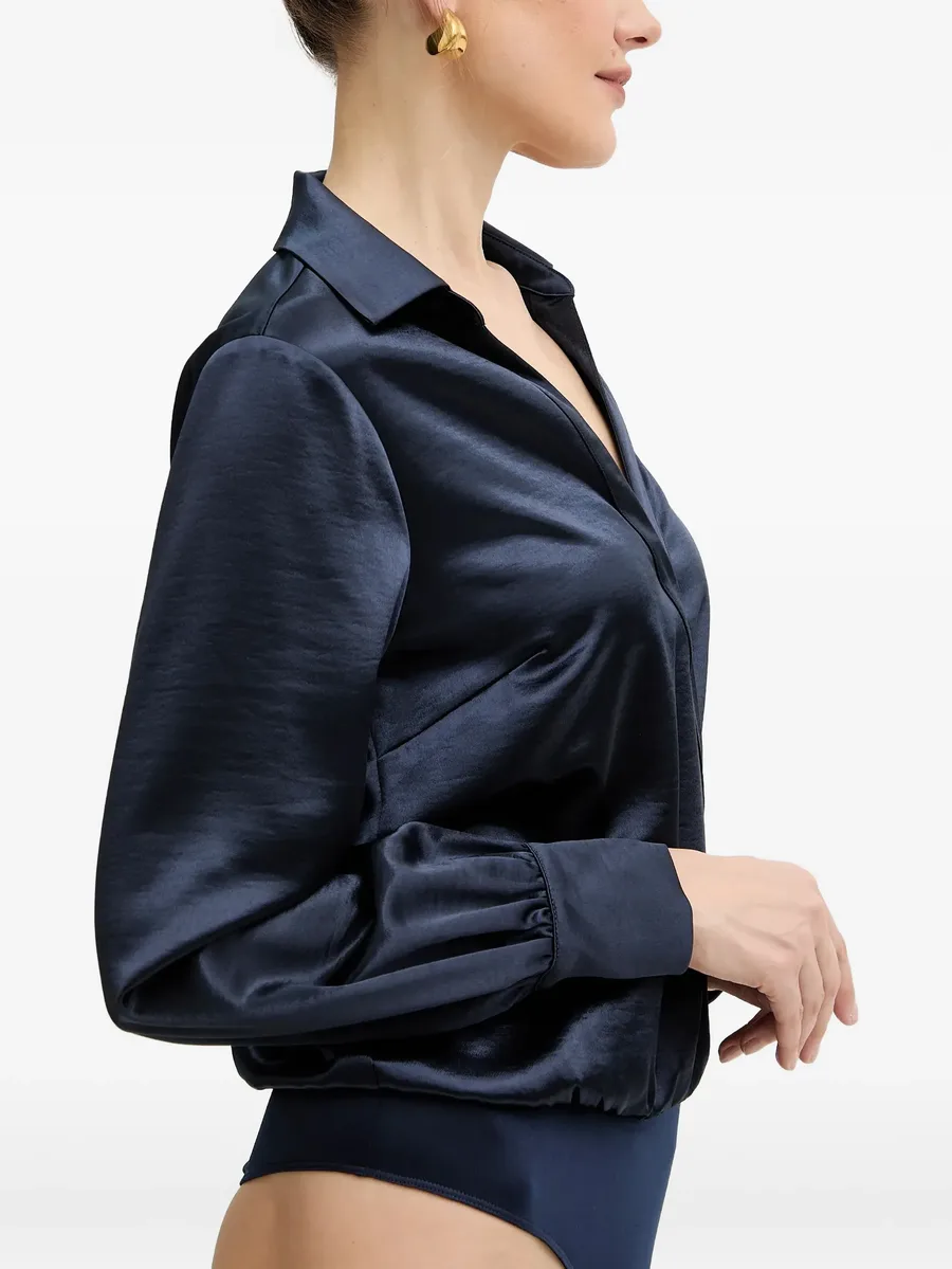 V-neck top 6