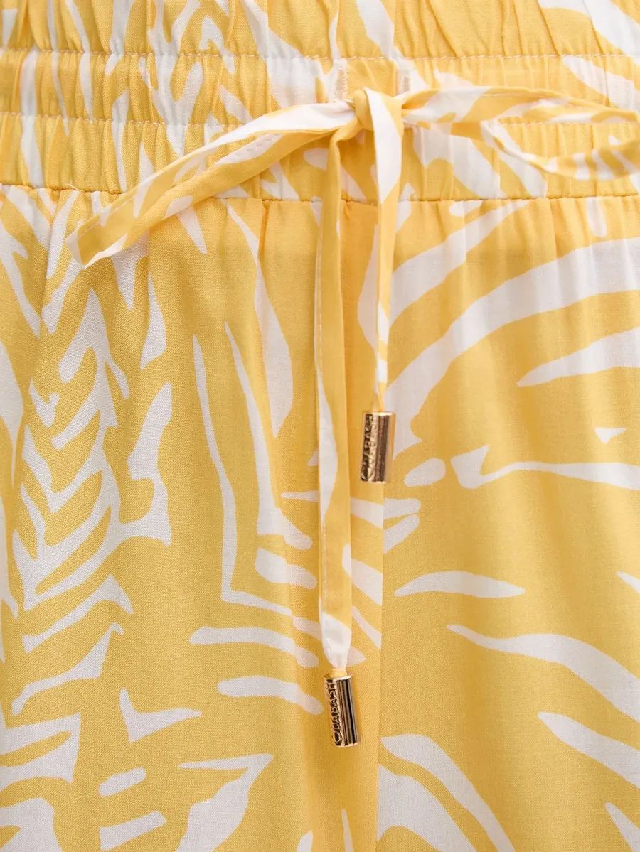 Annie leaf-print drawstring shorts 7