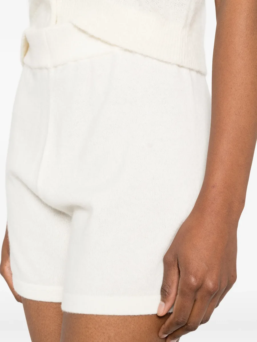 elasticated-waist shorts 9